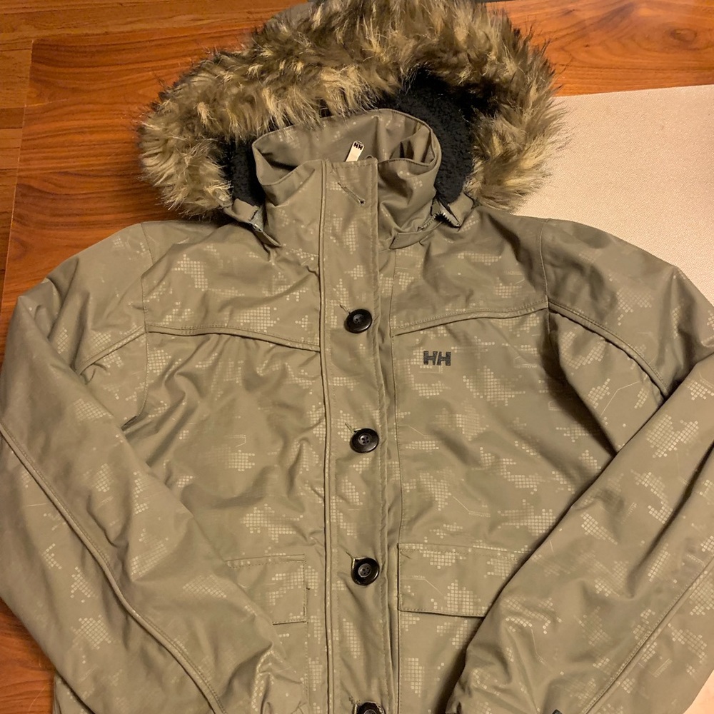 Women’s Helly Hansen Ski Jacket EUC